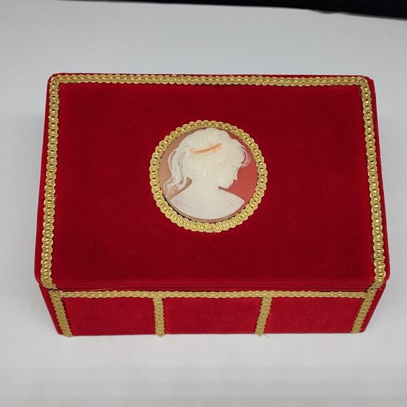 Vintage Musical Cameo Jewelry Box Red & Gold Velvet Inner Tray 9"x6"x4" - Picture 2 of 10